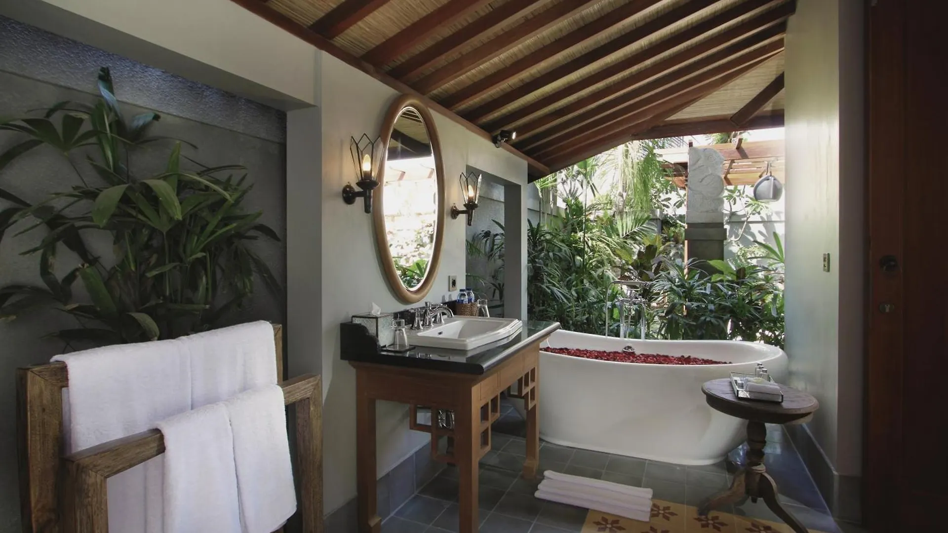 Aradhana Villas By Ekosistem Canggu 0*,